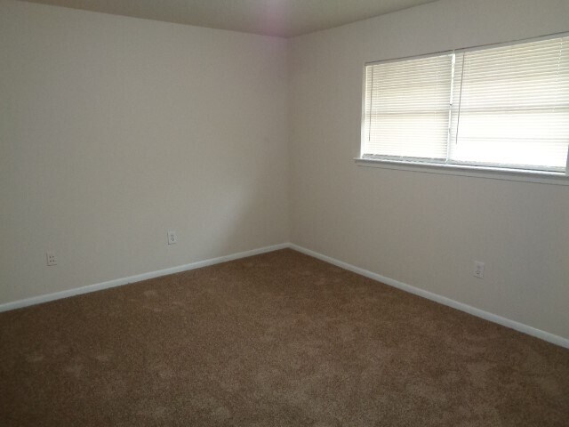 Foto del edificio - 701 Foster Dr