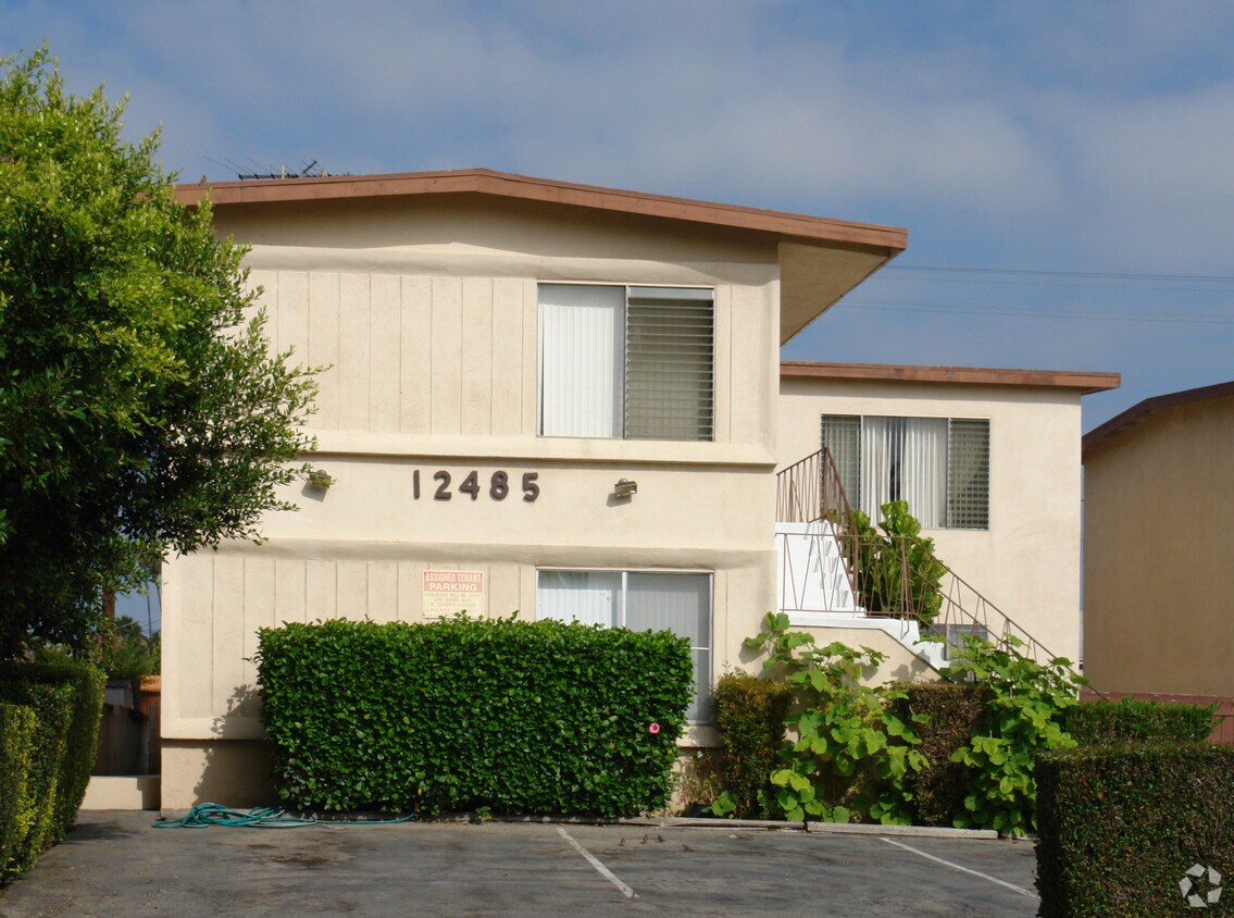 Building Photo - 12485 Culver Blvd