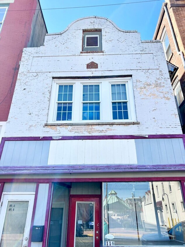 Primary Photo - 116 N High St