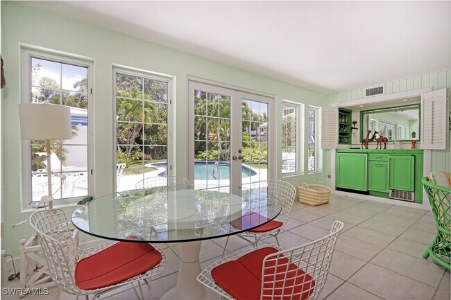 Foto del edificio - 361 1st Ave N