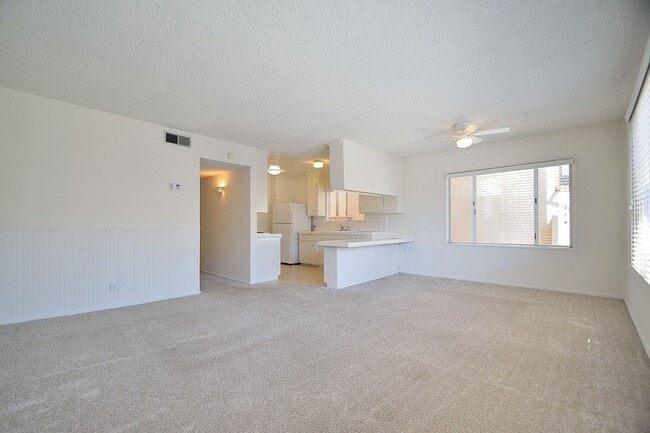 Building Photo - t721