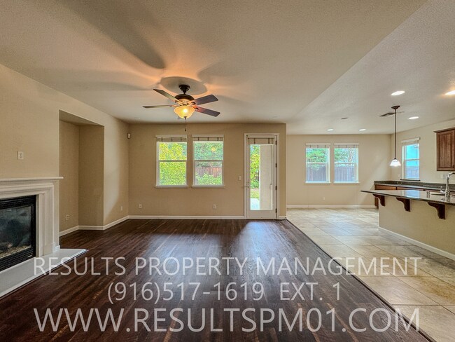 Foto del edificio - Beautiful 4 Bedroom 3 Bath home