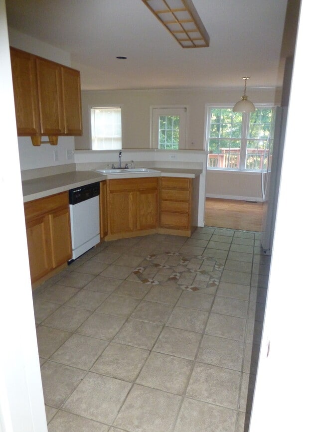 Foto del edificio - COMING SOON- 4 bed 2.5 bath single family home