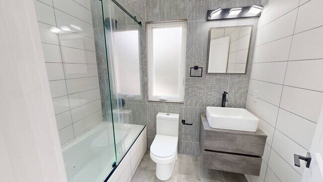 Foto del edificio - 93 Skidmore Ln