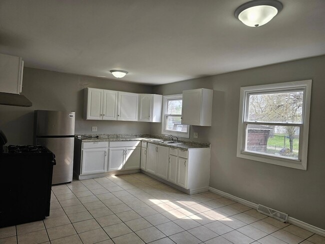 Building Photo - 1533 Tennessee St