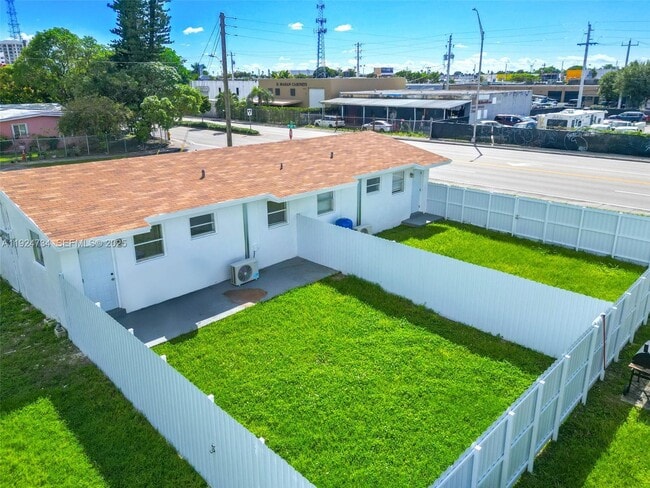 Building Photo - 18350 SW 105th Ave