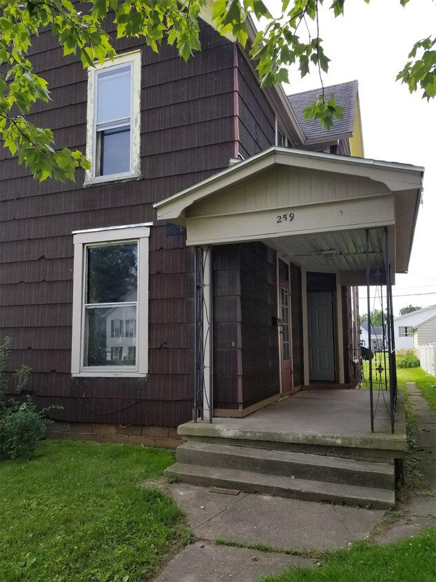 Primary Photo - 259 E Main St