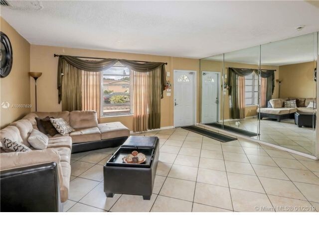 Foto del edificio - 7740 NW 6th Ct