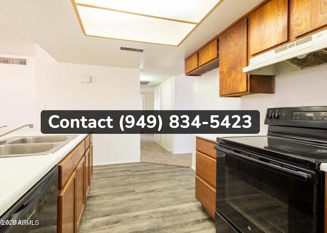 Foto del edificio - 8627 W Columbus Ave