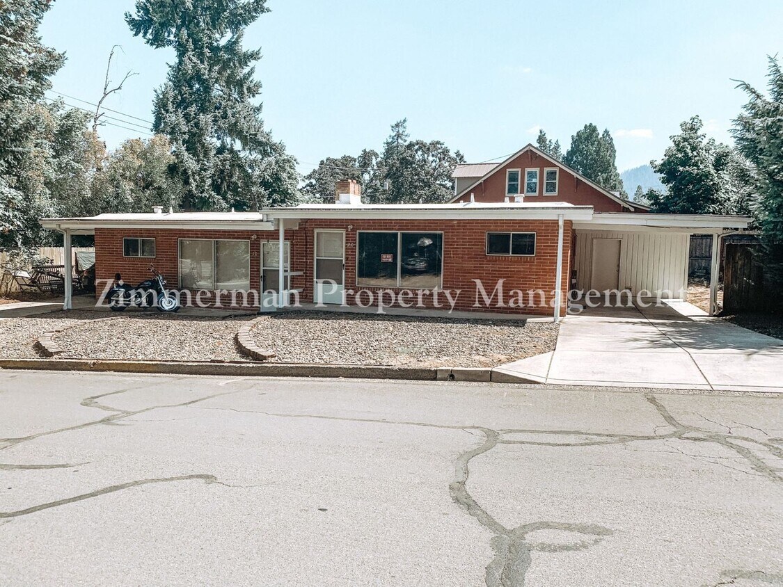 Primary Photo - 20-20 W 38th Ave