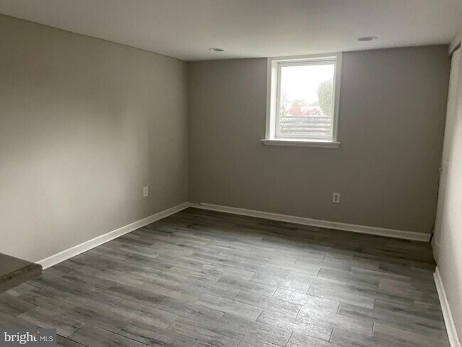 Foto del edificio - 9107 Sudley Rd