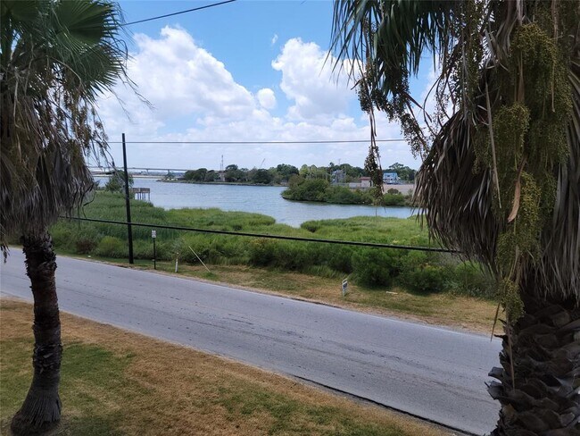 Foto del edificio - 613 2nd St