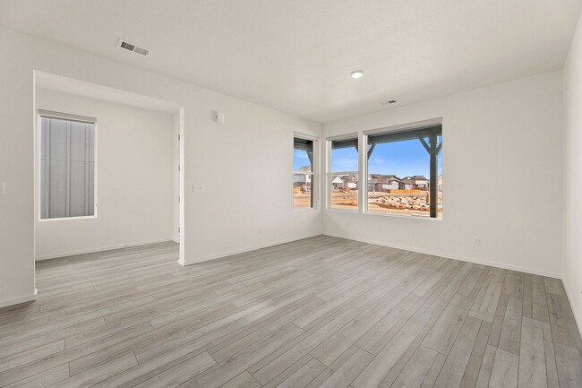 Building Photo - Beautiful New Build 3 Bed, 3 Bath Home in ...