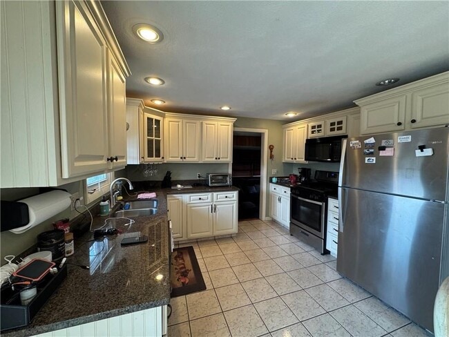 Building Photo - 73 Armory Dr