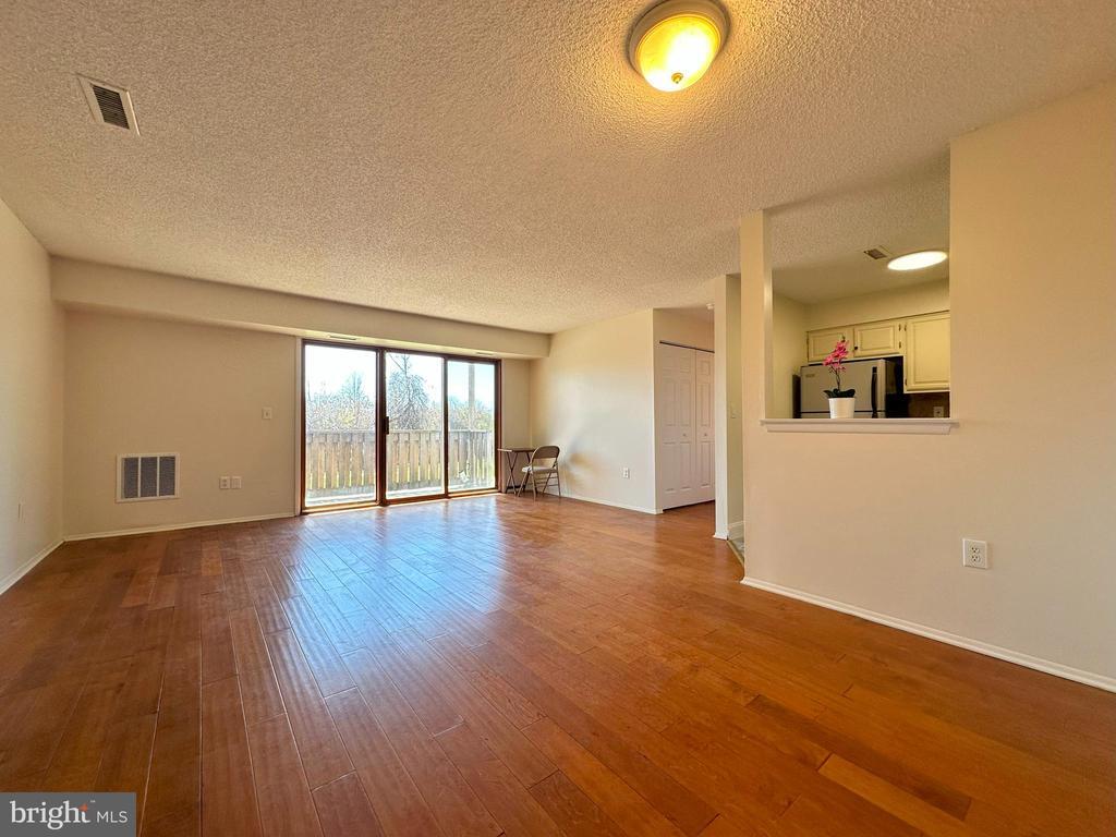 815 Aspen Dr, Plainsboro Township, NJ 08536 Room for Rent in