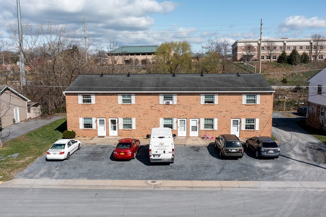 Primary Photo - Apartment for Rent