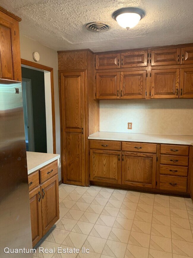 Foto del edificio - 3 br, 1 bath House - 3720 OLD JENNY LIND RD