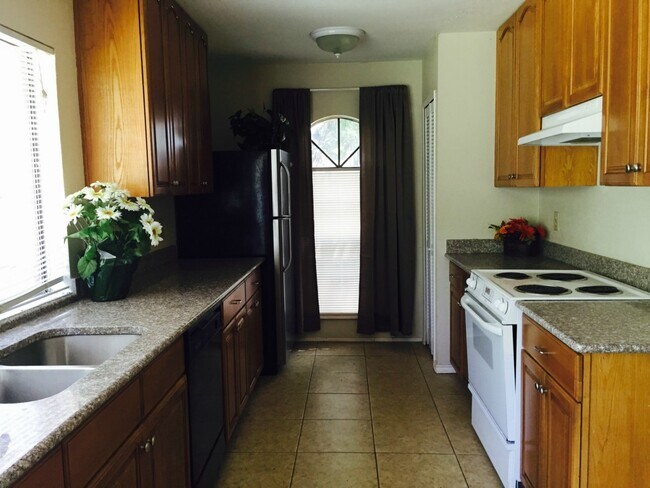 Foto del edificio - 1401 Coffeyville Trail