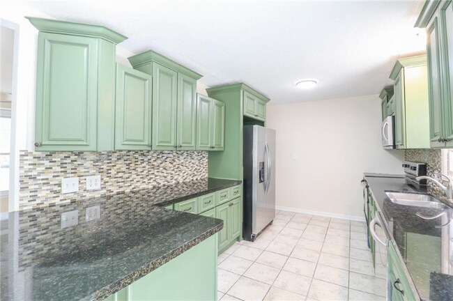 Building Photo - 1028 W Fairwood Ln