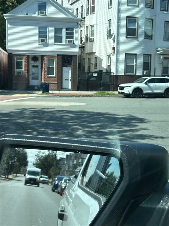 Primary Photo - 121-123 Hawthorne St