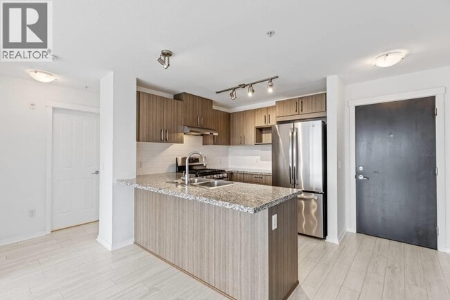 Photo du bâtiment - 3156 Dayanee Springs Blvd