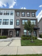 Building Photo - 25 Midway Rd N
