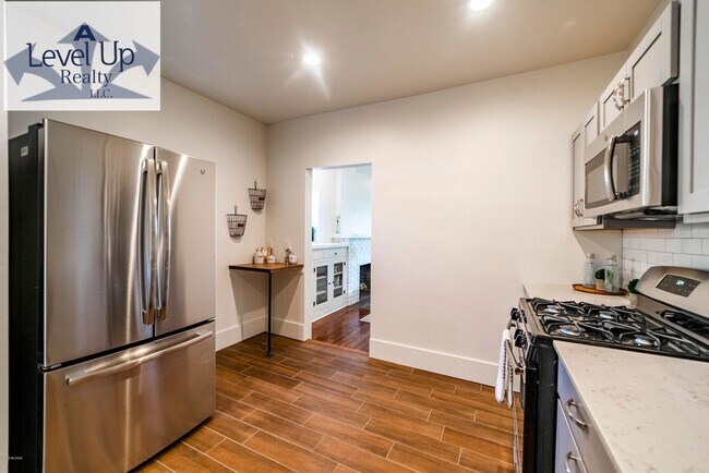 Foto del edificio - 1717 E 8th St