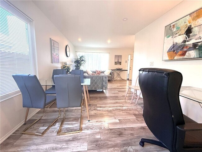 Foto del edificio - 14901 Waverly Ln