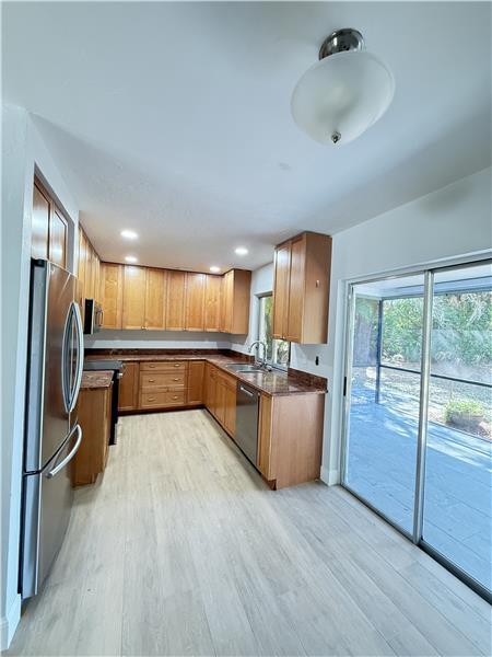 Building Photo - 25356 Pinson Dr