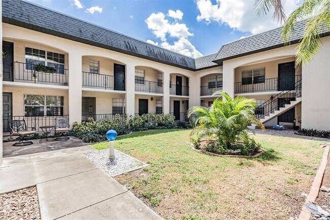Foto del edificio - 3718 W McKay Ave