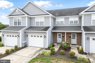 Building Photo - 1450 Hidden Meadow Ln
