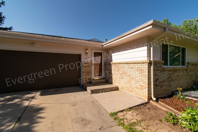 Building Photo - 4-Bedroom, 2-bath House in West Fort Collins!