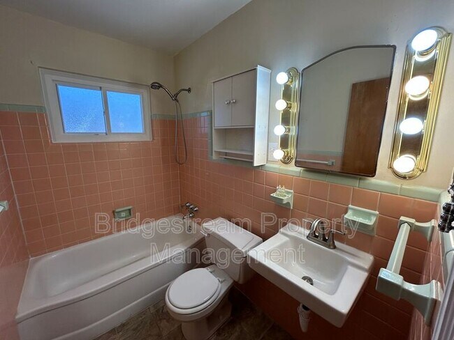 Foto del edificio - 530 Mossoak Dr