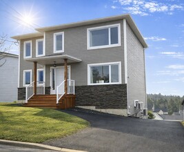 Building Photo - 108 Gallery Cres