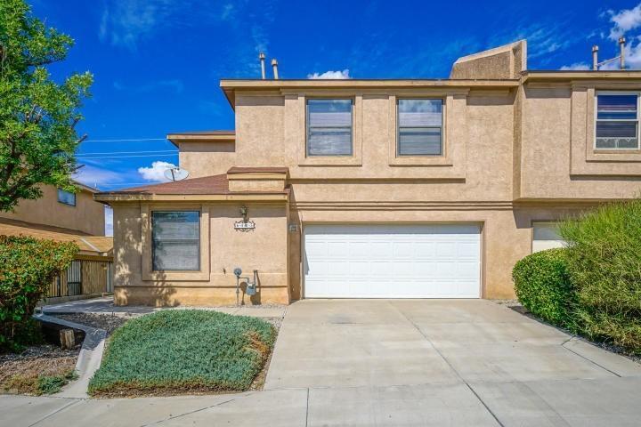 Primary Photo - 6405 La Habra Ln NE