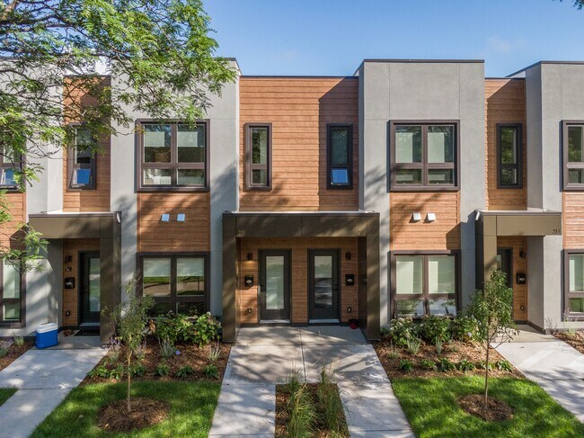 Foto del edificio - 207 24th Ave NE