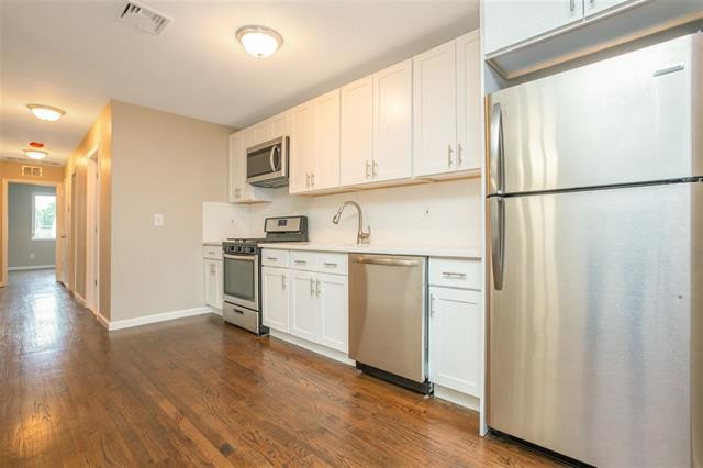 110 Oak St, Jersey City, NJ 07304 - Apartments in Jersey City, NJ ...