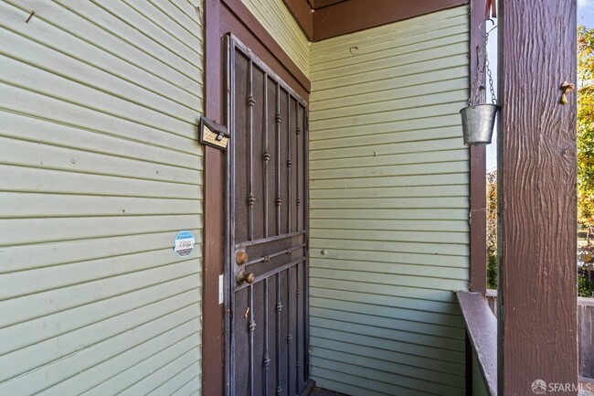 Building Photo - 2724 Garber St