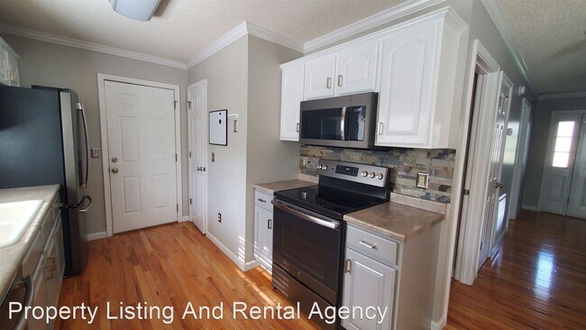 Building Photo - 3 br, 4 bath House - 309 Roy Martin Road