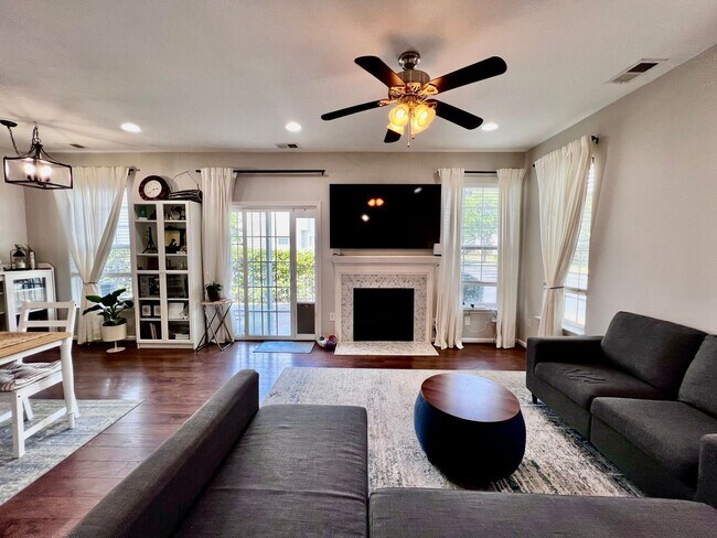 Foto del edificio - Stunning townhouse in the sought after Suf...