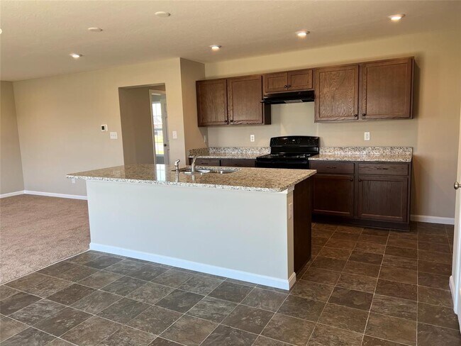 Building Photo - 6284 N Woodhaven Dr