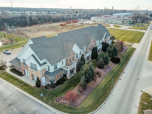 Building Photo - 2225 W Mill Rd