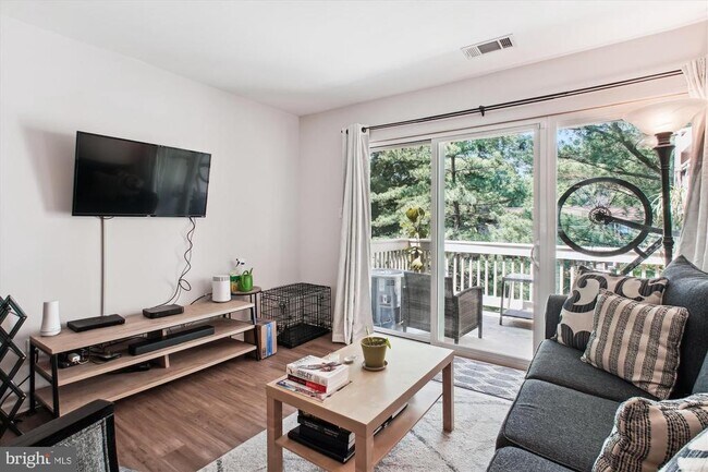 Foto del edificio - 8505 Barrington Ct