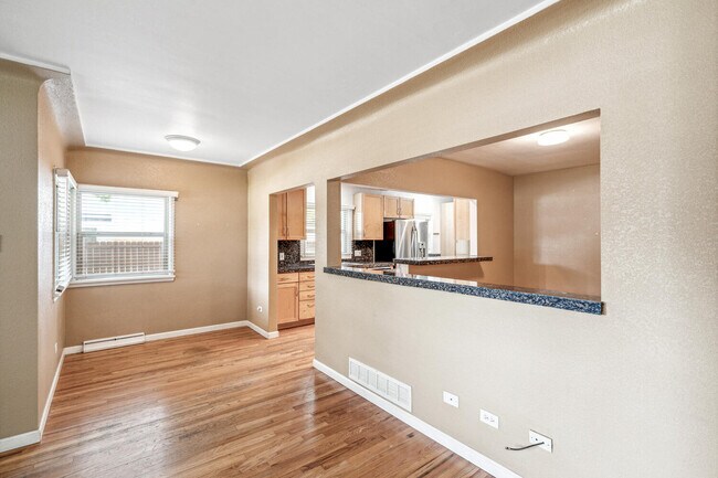 Foto del edificio - 1495 S St Paul St