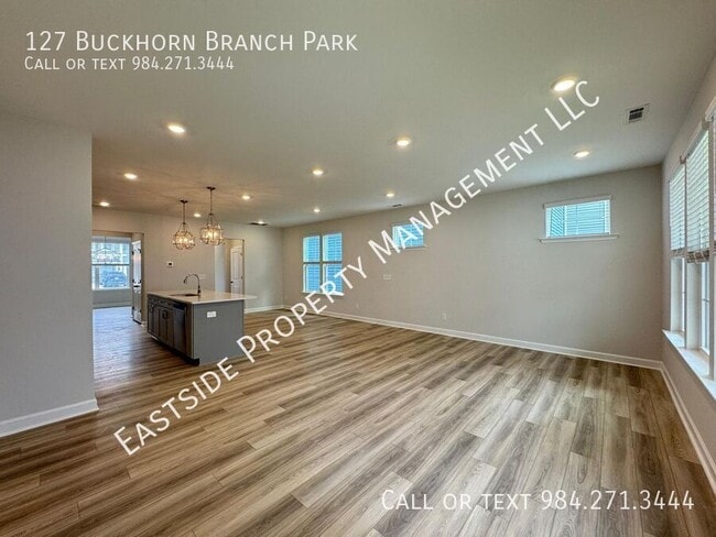 Foto del edificio - 127 Buckhorn Br Pk