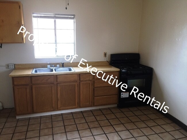 Foto del edificio - 540 1/2 S. Tornillo - 2 Bedroom Home With ...