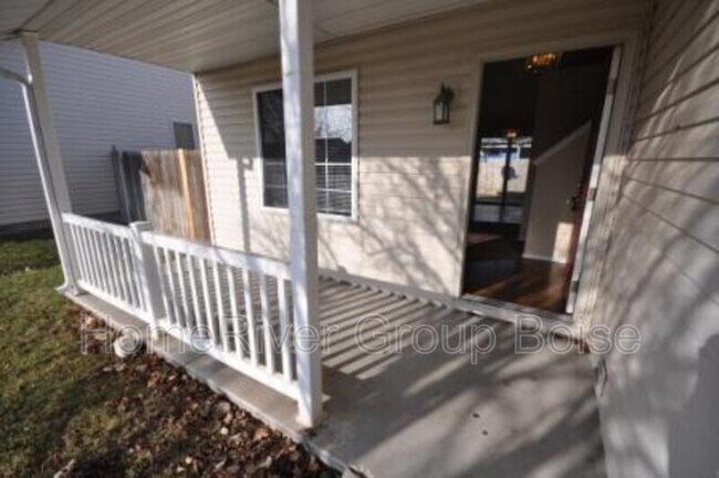 Building Photo - 1013 Gold Creek Dr