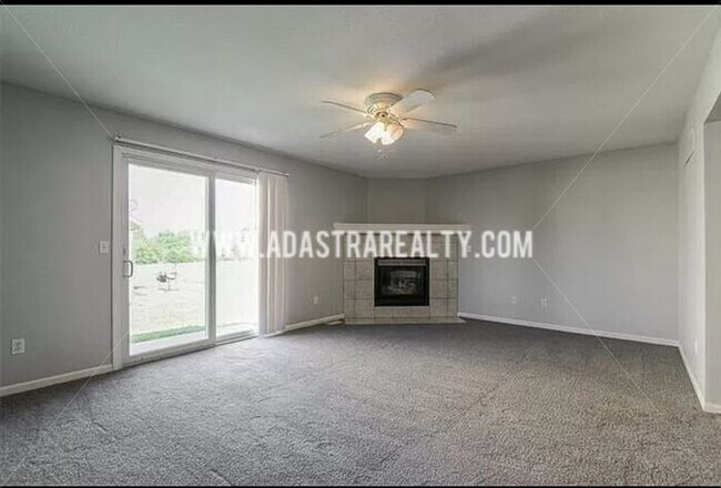 Foto del edificio - Spacious 3 Bed/2.5 Duplex in Louisburg-Available in MARCH!!