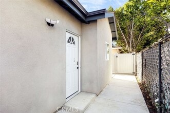 Building Photo - 7044 White Oak Ave