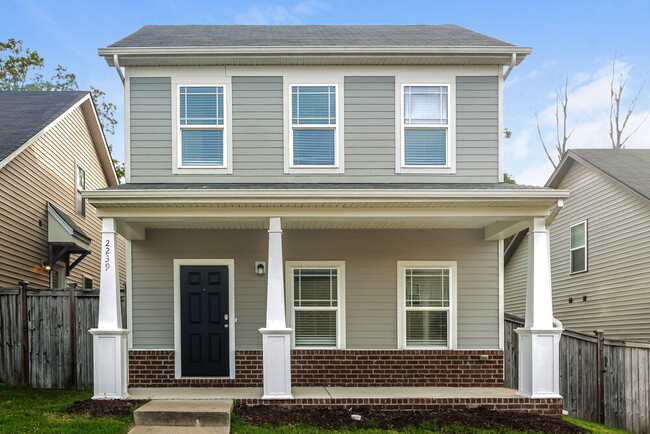 Building Photo - 2239 Dale View Dr
